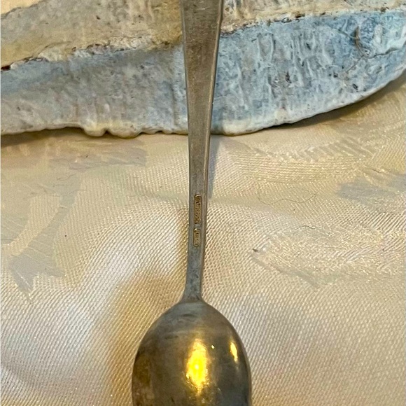 Lunt Sterling 5 1/4” spoon - Picture 2 of 3